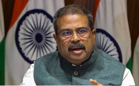 धर्मेंद्र प्रधान का इस्तीफा, बोले- देश के युवाओं को कुचक्र में नहीं फंसने देंगे; अभिजीत दीपके का बड़ा बयान