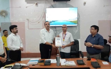 स्टार ऑफ द मंथ सम्मान से सम्मानित हुए उत्कृष्ट अधिकारी एवं कर्मचारी