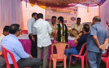 छात्रवृत्ति घोटाले में कार्रवाई की मांग तेज आमरण अनशन तीसरे दिन भी जारी