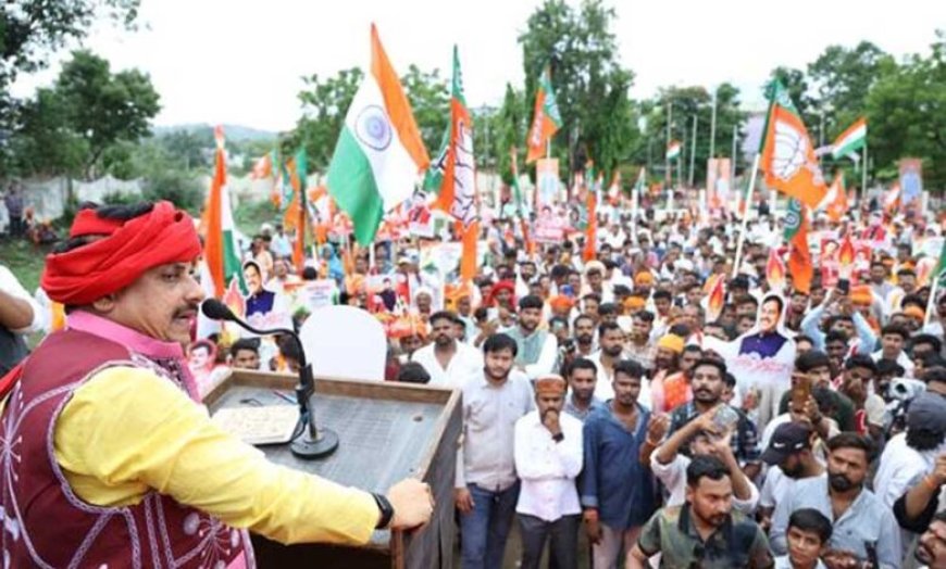 मुख्यमंत्री डॉ. यादव ने अमर शहीद चंद्रशेखर आजाद को जन्मजयंती पर किया नमन