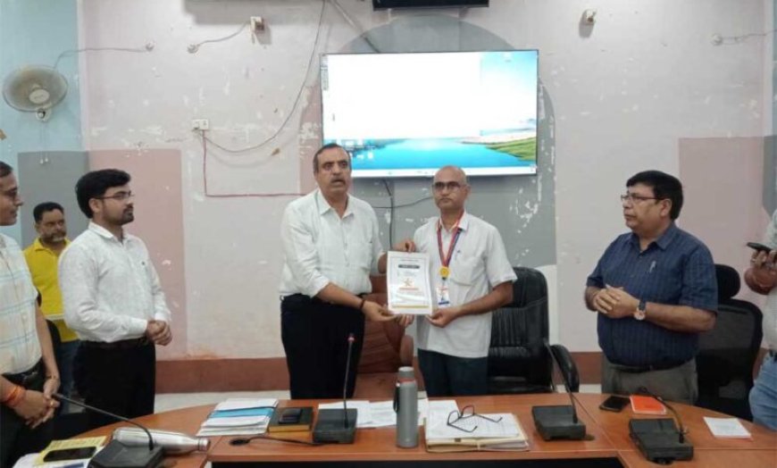 स्टार ऑफ द मंथ सम्मान से सम्मानित हुए उत्कृष्ट अधिकारी एवं कर्मचारी