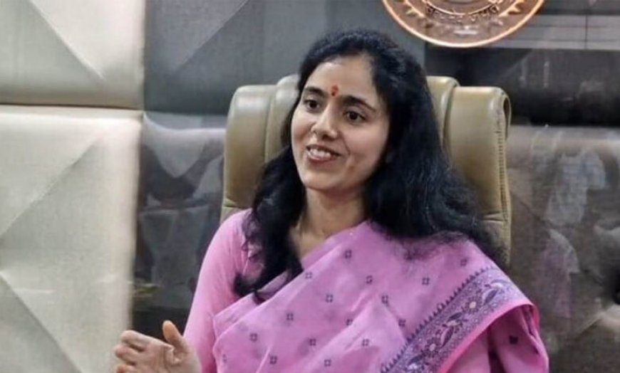 शहडोल में कलेक्टर बदलने की तैयारी! मिशा सिंह ने मांगा अवकाश, प्रशासनिक फेरबदल की चर्चा तेज