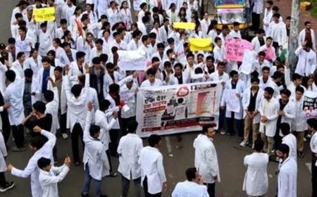 MP के 13 सरकारी मेडिकल कॉलेजों में MBBS इंटर्न्स की हड़ताल, 3,600 प्रशिक्षु डॉक्टरों ने काम किया बंद