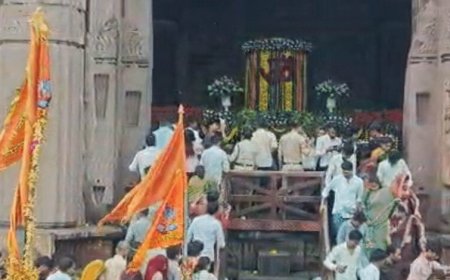 महाकाल मंदिर में उमड़ा आस्था का सैलाब, 1.10 लाख श्रद्धालुओं ने किए दर्शन; ओंकारेश्वर-पशुपतिनाथ में भी लंबी कतारें