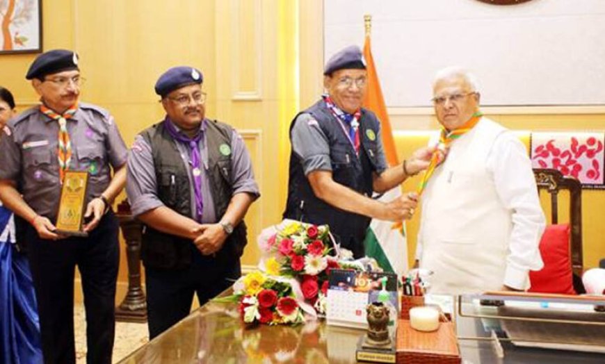 राज्यपाल पटेल ने स्काउट्स एवं गाइड स्कार्फ धारण किया