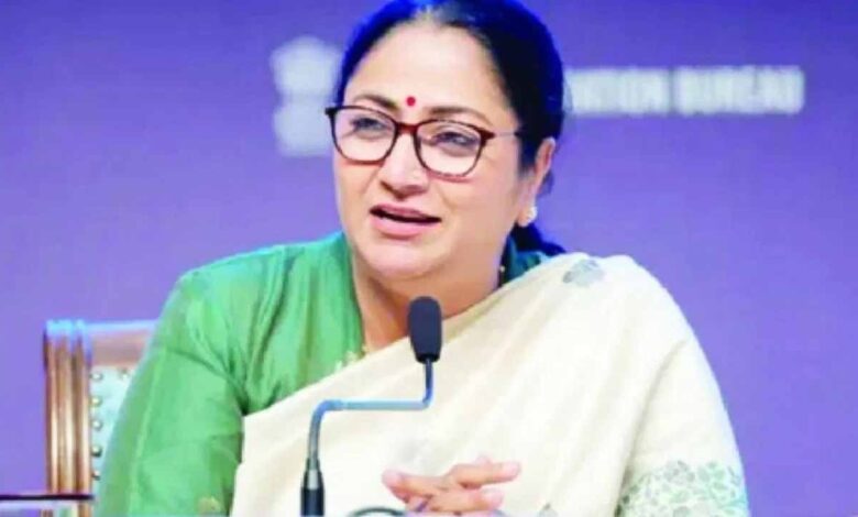 दिल्ली-सरकार-का-बड़ा-प्रशासनिक-फेरबदल,-वित्त-विभाग-के-52-अधिकारियों-का-तबादला
