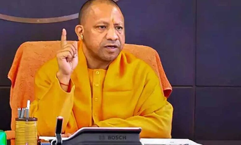 सीएम-योगी-ने-प्रयागराज-मंडल-में-प्रस्तावित-3194-कार्यों-को-दी-स्वीकृति,-चल-रहे-कार्यों-की-प्रगति-की-समीक्षा-की