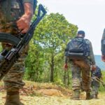 बस्तर-में-सुरक्षाबलों-की-बड़ी-कार्रवाई,-माओवादी-कैंप-ध्वस्त,-हथियार-और-विस्फोटक-बरामद